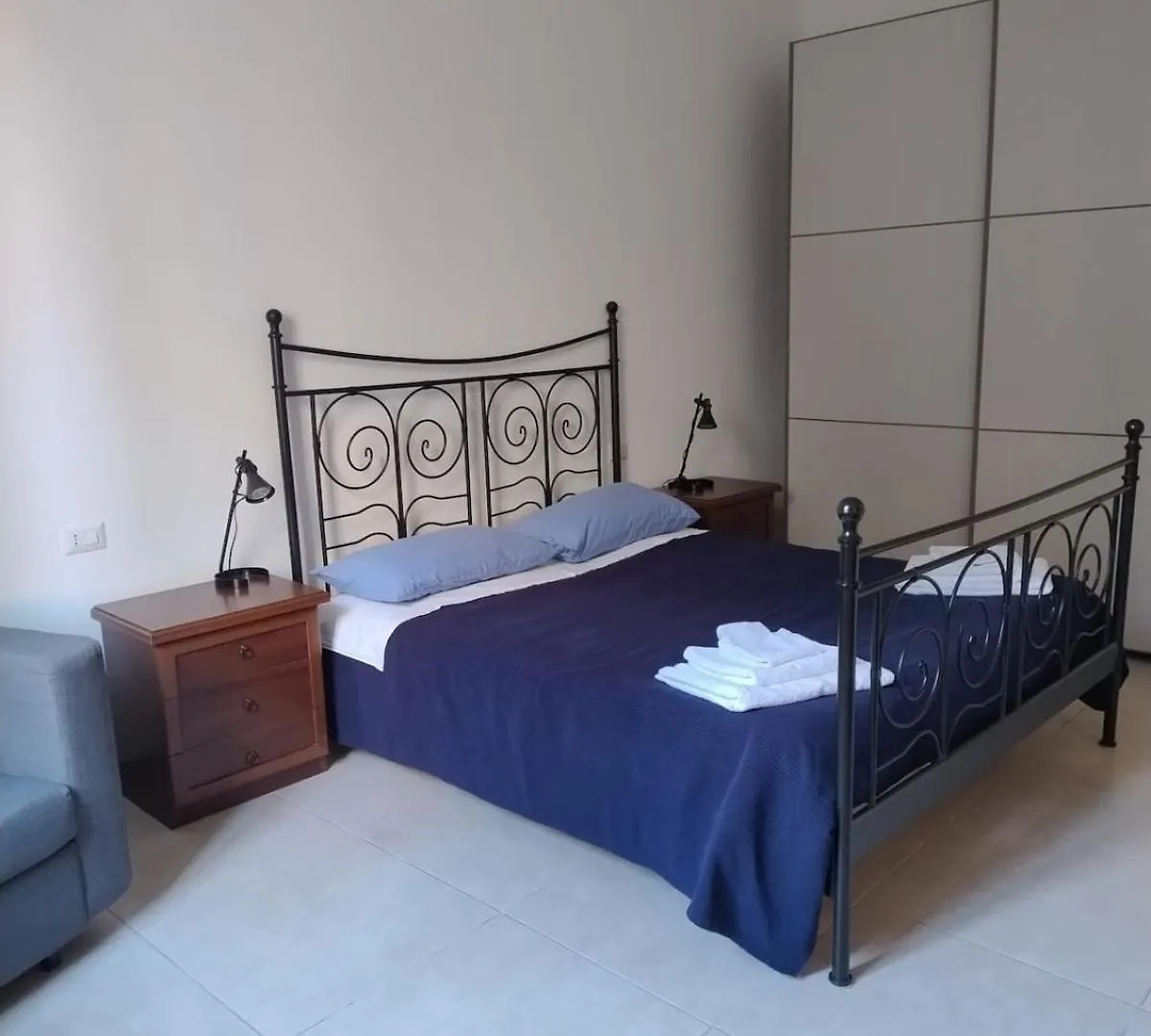 Renovated Apartment Near Metro And Station - Bnb Laurana Milan 0*,  Italy
