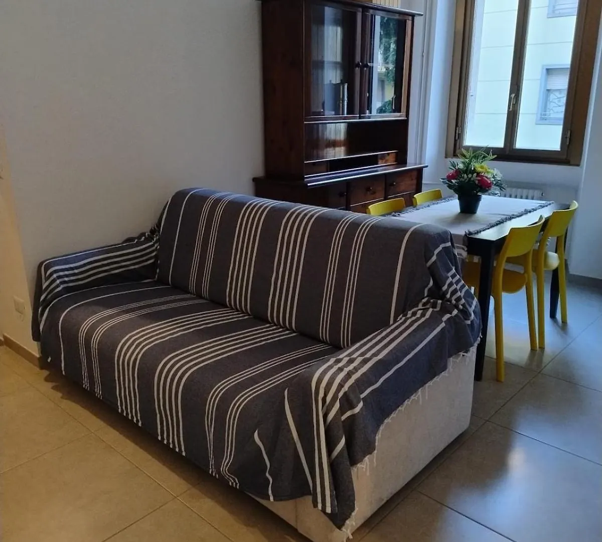 Renovated Apartment Near Metro And Station - Bnb Laurana Milan