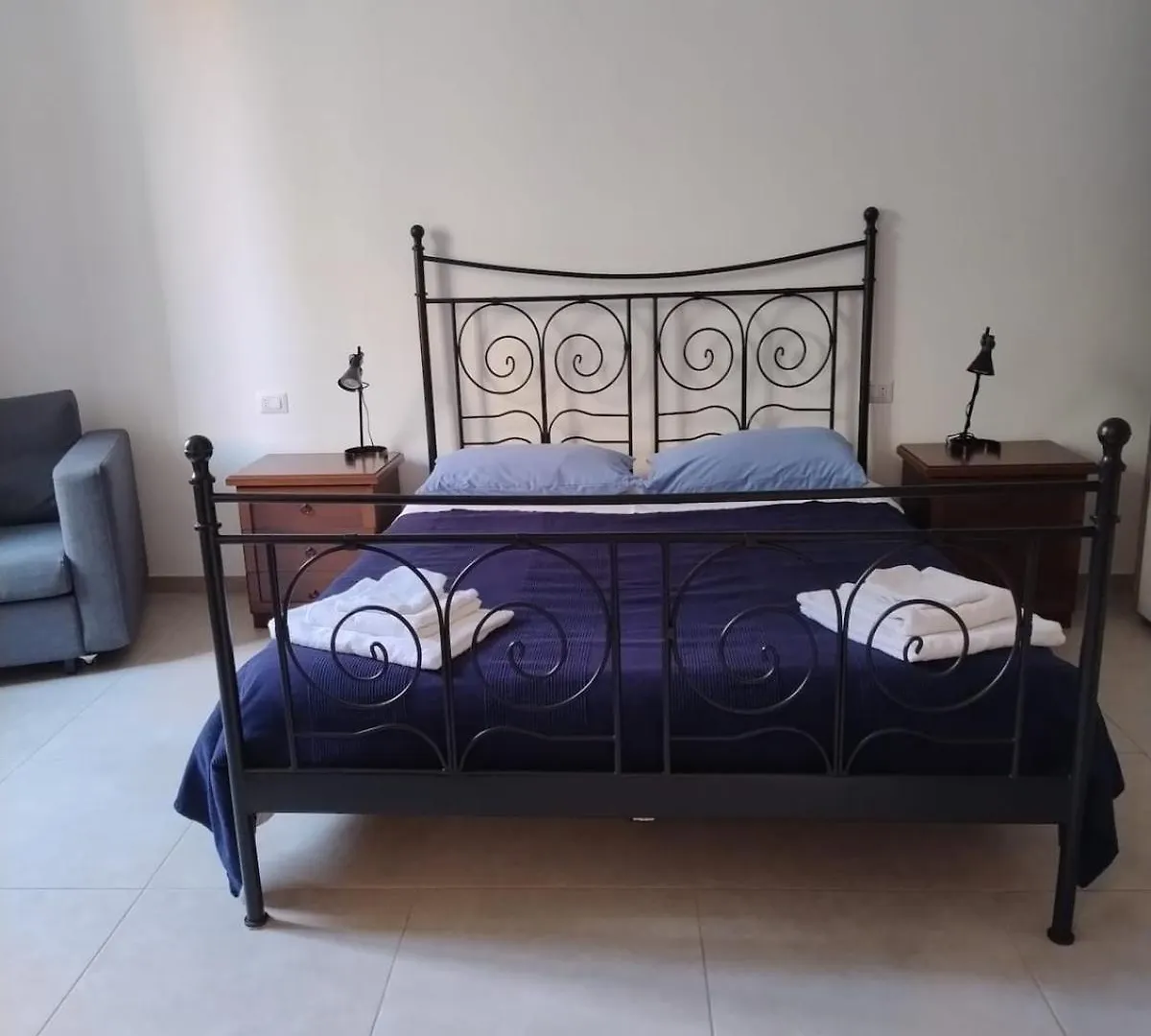 Renovated Apartment Near Metro And Station - Bnb Laurana Milan Italy