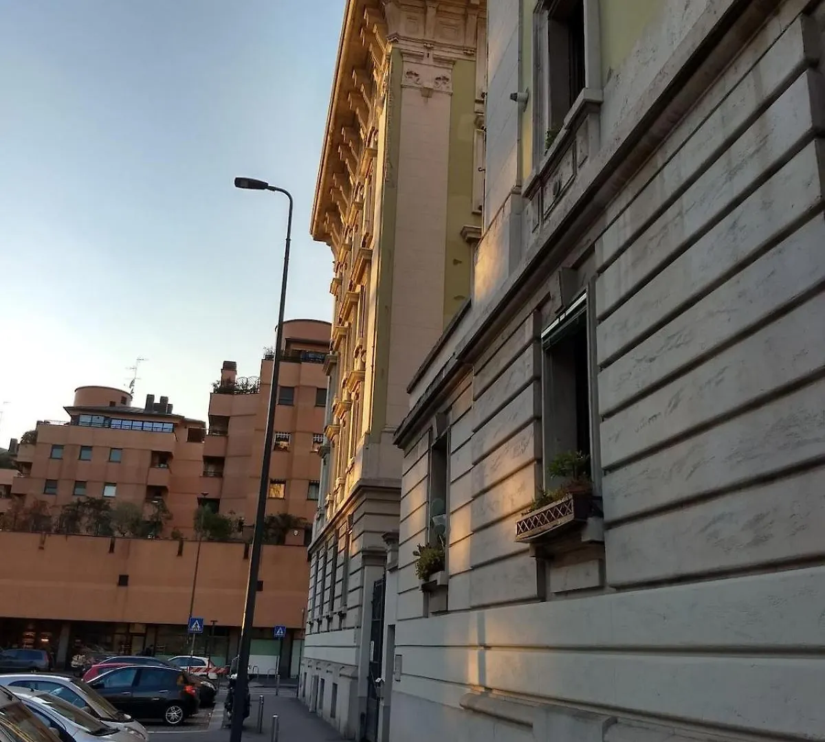 Renovated Apartment Near Metro And Station - Bnb Laurana Milán
